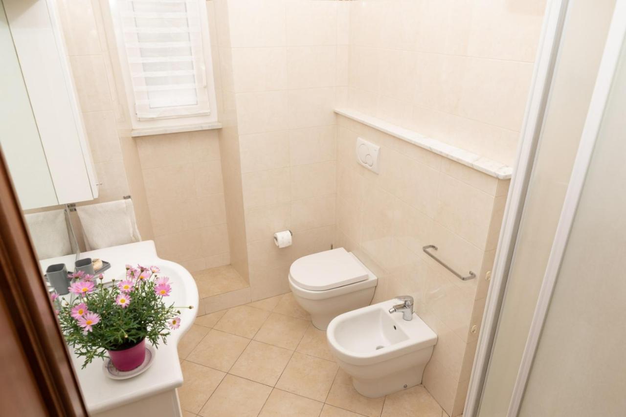 Living Sestri Airport Apartment Генуа Екстериор снимка