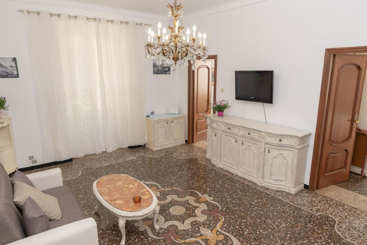 Living Sestri Airport Apartment Генуа Екстериор снимка